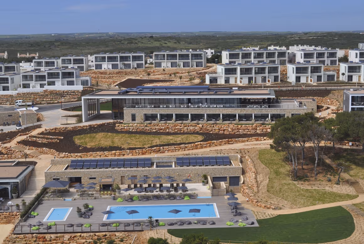 martinhal-sagres-family-beach-resort-portugal-2-padel-courts-sagres-property2.jpg