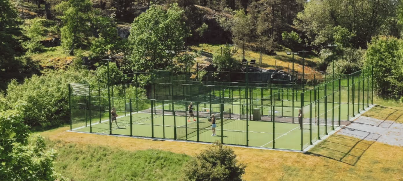 FågelbroSäteri-Sweden-2-Stockholm-court1.png