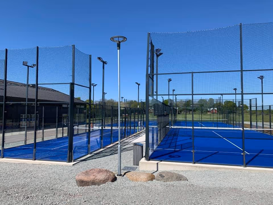LundegårdCamping&Stugby-Sweden-6-Kalmar-court1.jpg