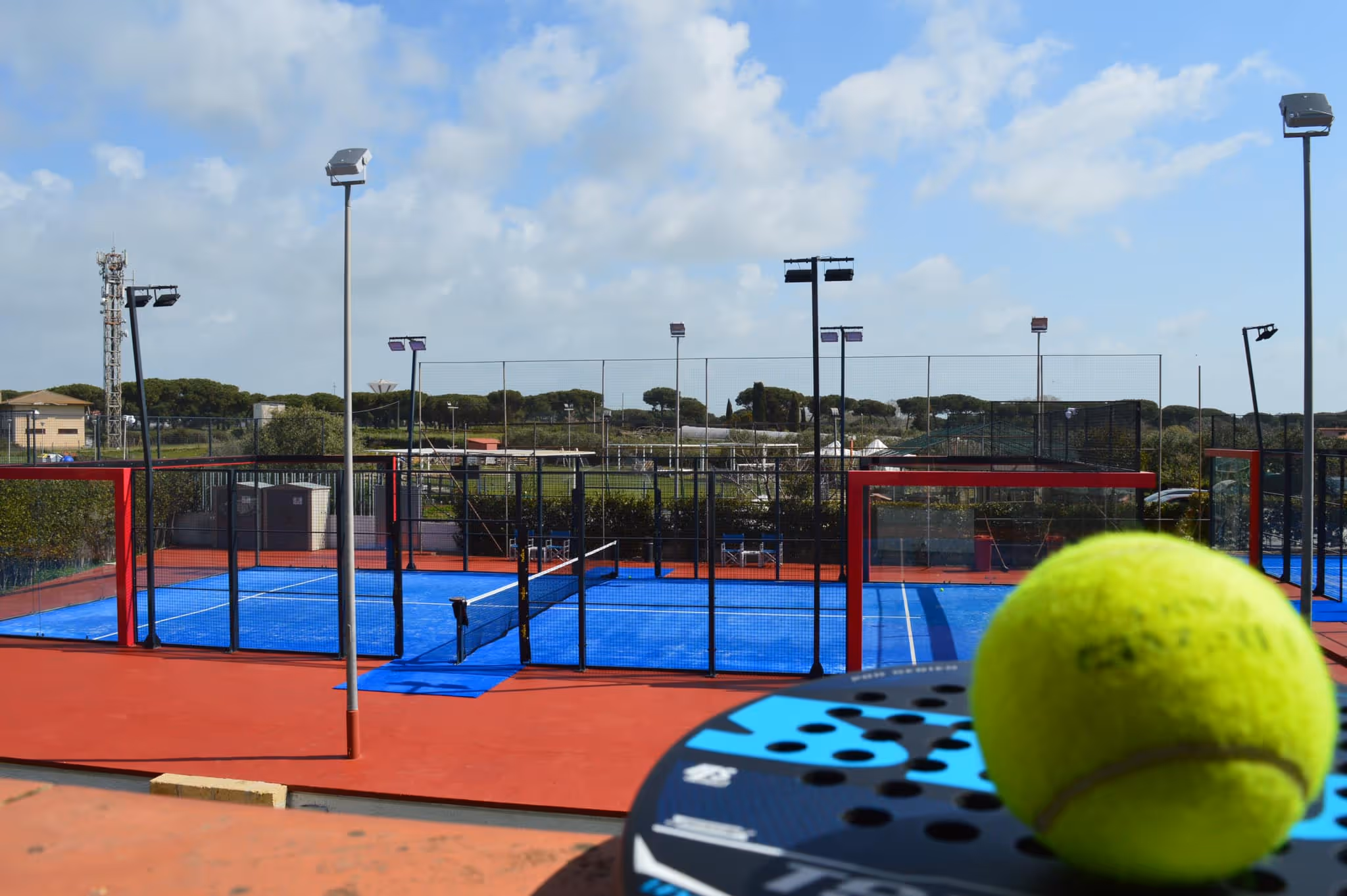 HotelKeyClub-Italy-2-MontaltodiCastro-court1.jpg