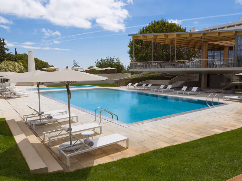 ozadi-tavira-hotel-portugal-1-padel-courts-tavira-property2.jpg