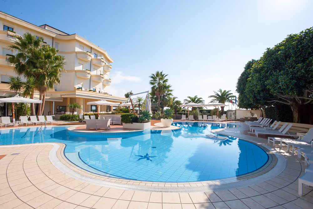 SunshineClubHotel&Spa-Italy-2-Ricadi-property1.jpg