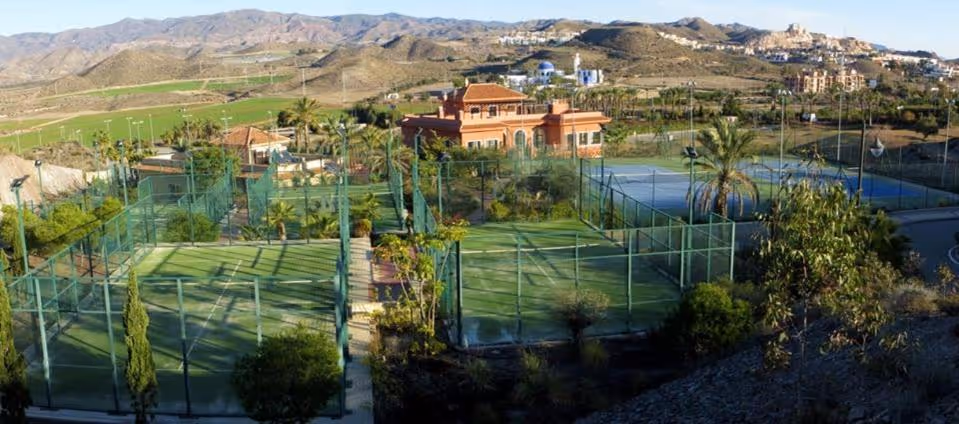 HostelÁguilasIslaDelFraile-Spain-4-Murcia-court1.jpg