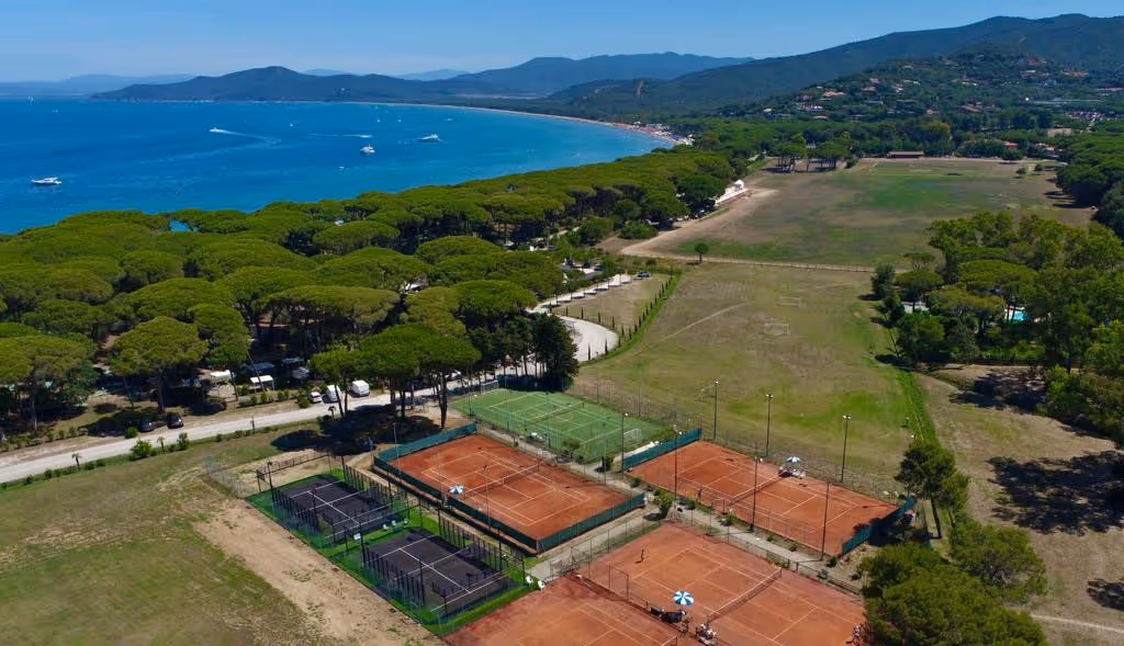 LaBussolaBeach&Golf-Italy-2-PuntaAla-hero.jpg