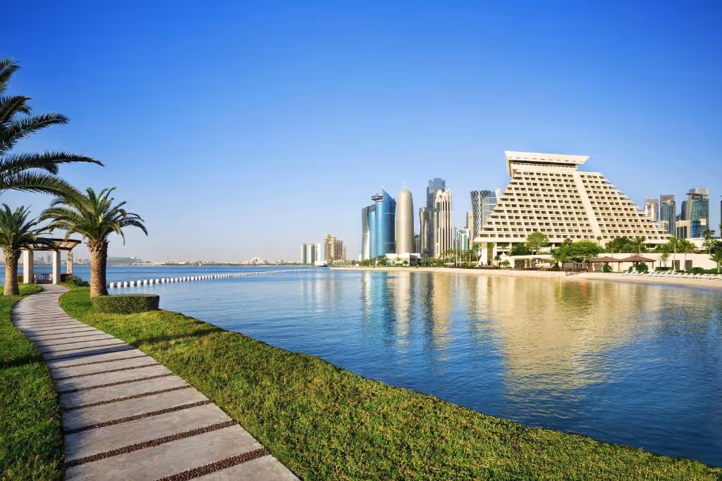 sheraton-grand-doha-resort-&-convention-hotel-qatar-7-padel-courts-doha-property1.jpg