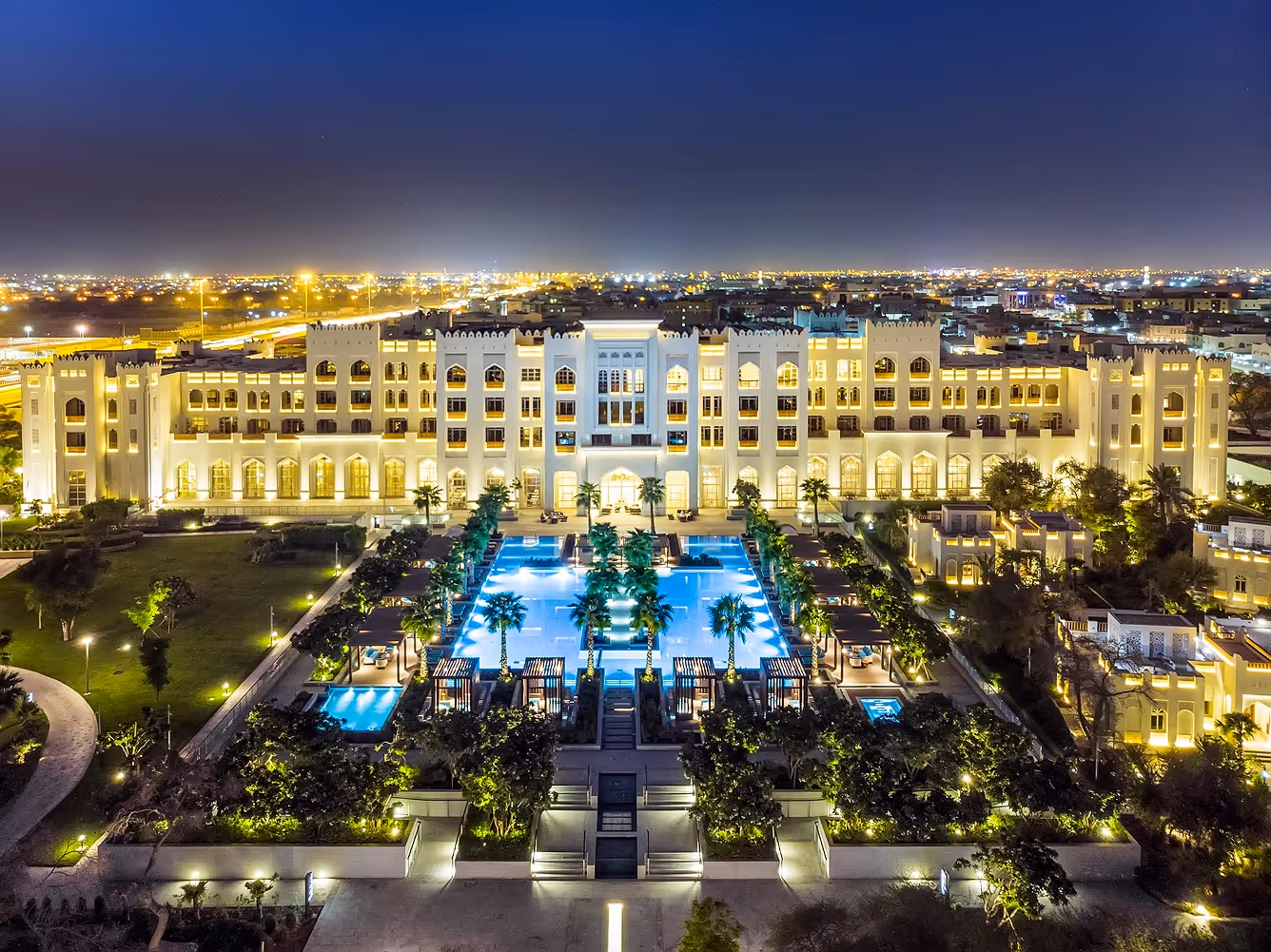 al-messila,-a-luxury-collection-resort-&-spa,-doha-qatar-3-padel-courts-doha-property1.jpg