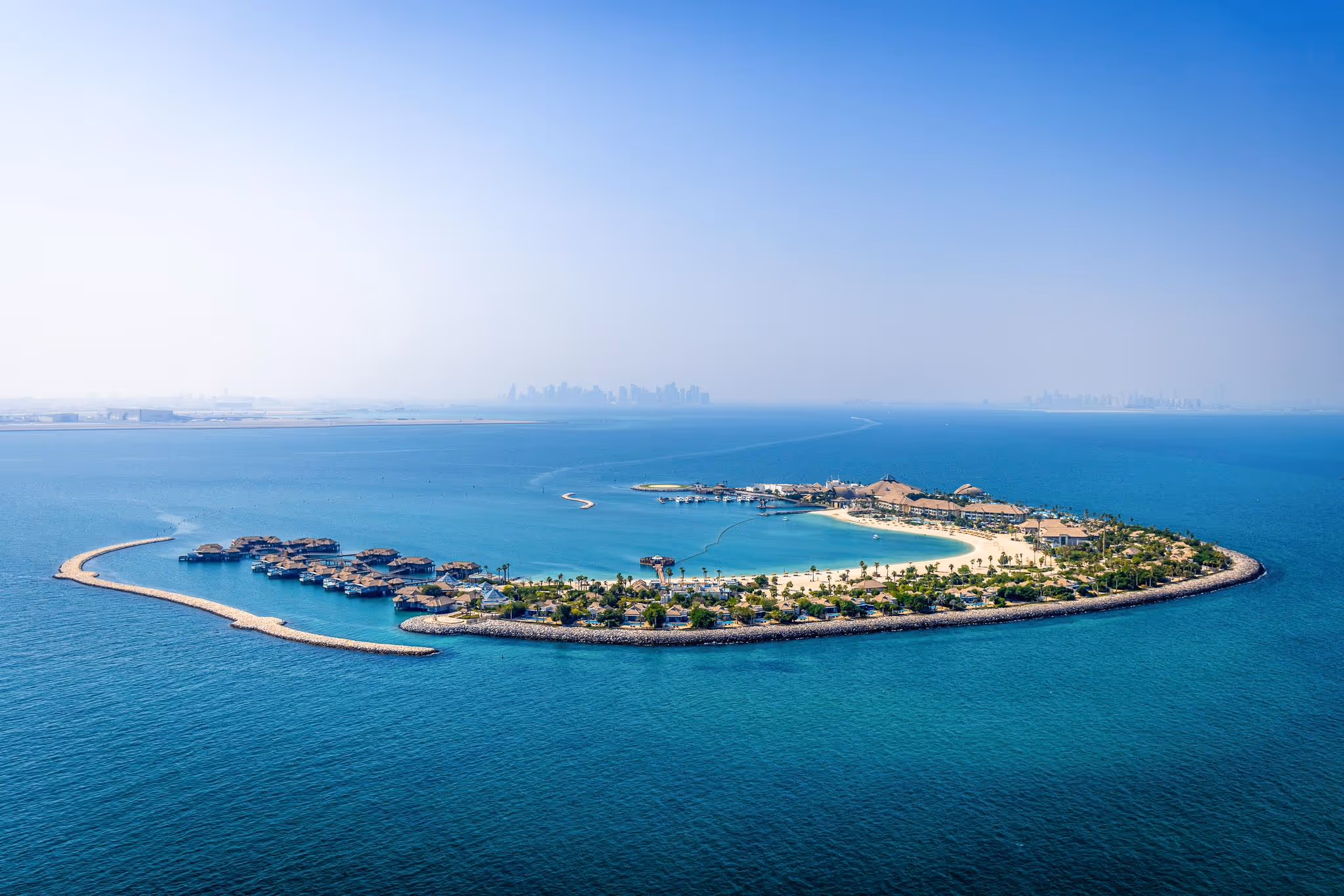 banana-island-resort-doha-qatar-2-padel-courts-doha-property1.jpg