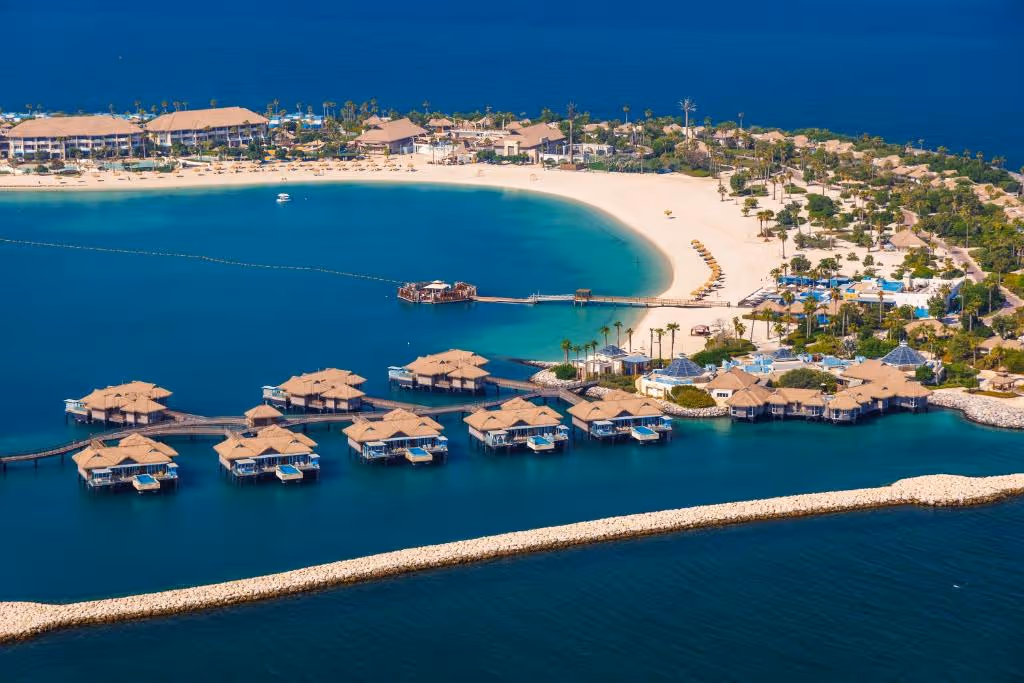 banana-island-resort-doha-qatar-2-padel-courts-doha-property2.jpg
