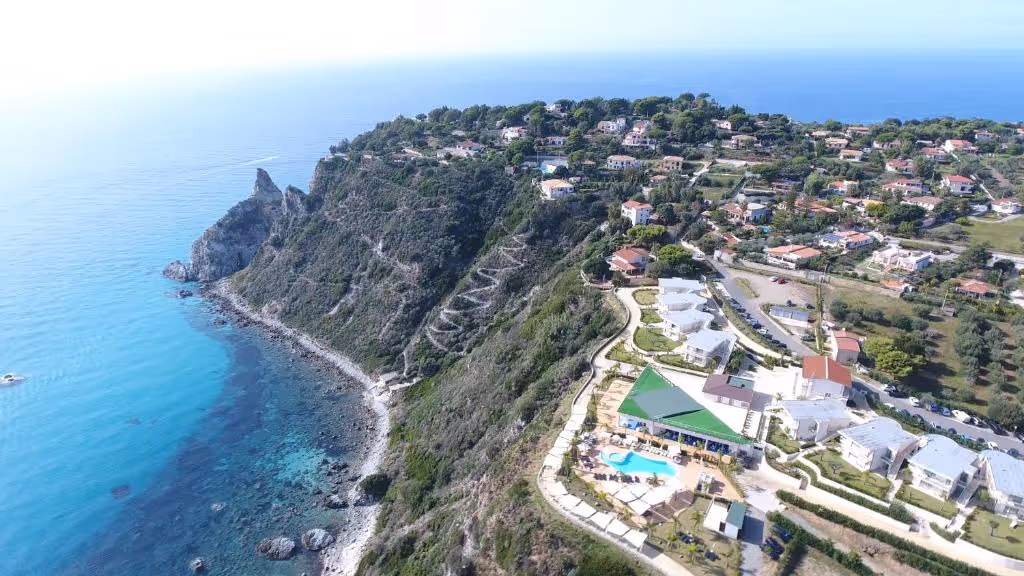 BlueBayResort-Italy-1-CapoVaticano-property1.jpg