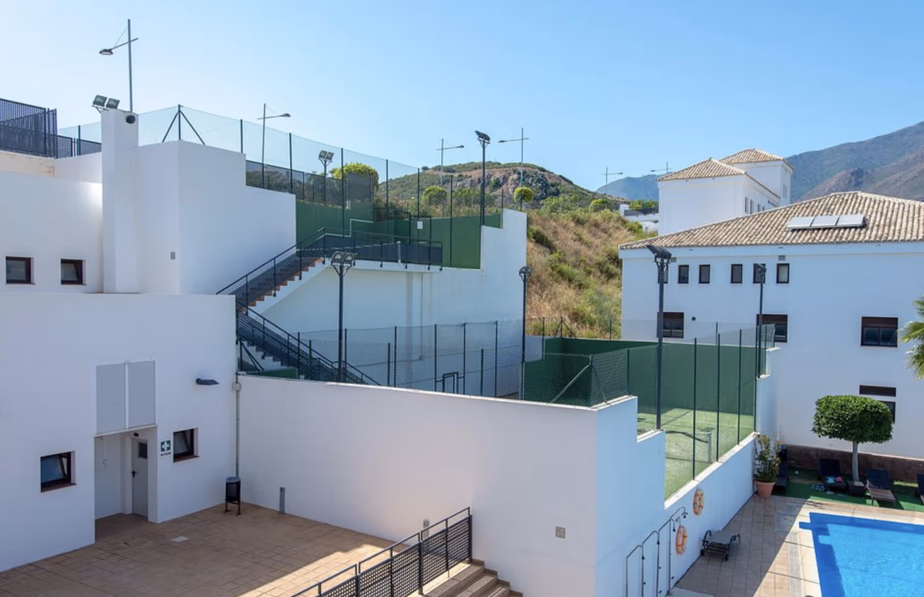 OnaValleRomanoGolf&Resort-Spain-2-Andalusia-court1.png