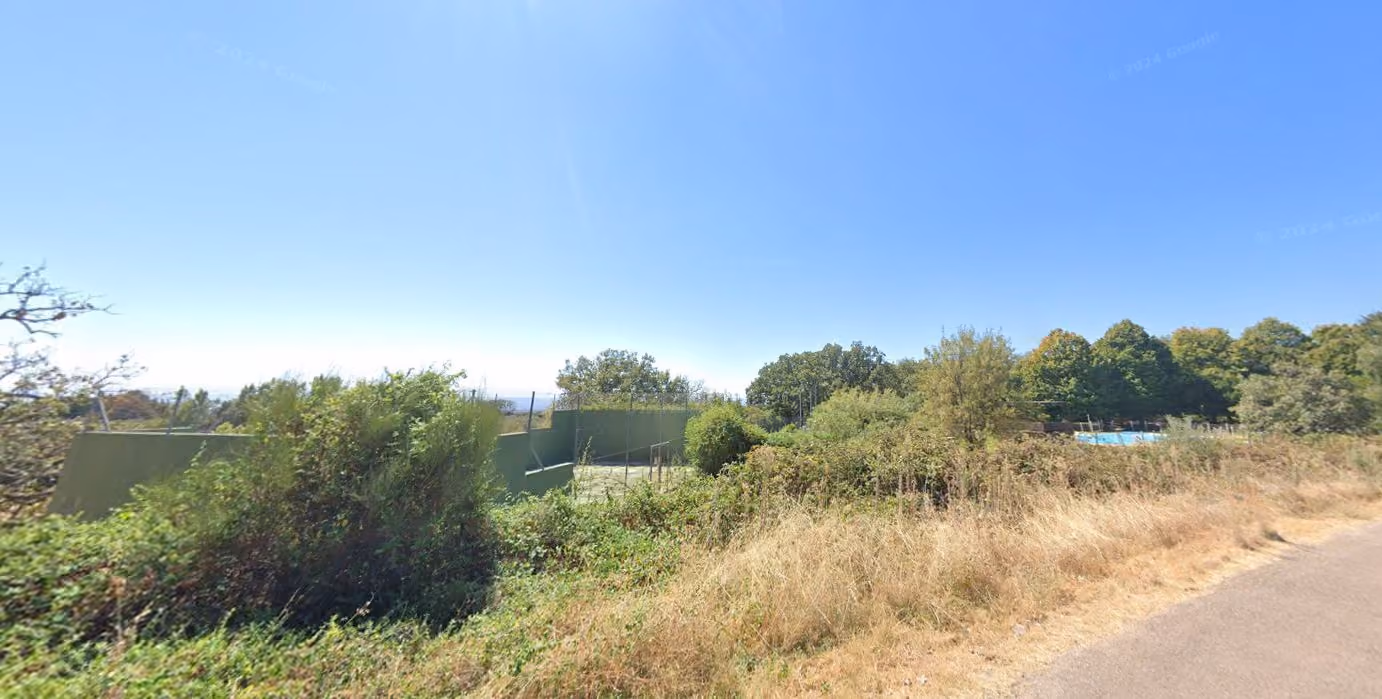 HotelRuralPeñadelAlba-Spain-1-Extremadura-court2.jpg