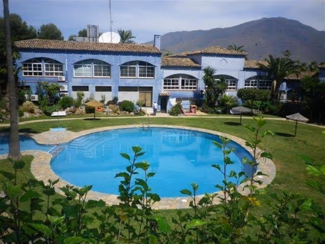 EstrellaDelMar-Spain-1-Andalusia-property2.jpg