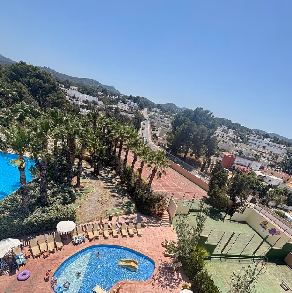 azuLineHotelBergantin-Spain-1-BalearicIslands-court1.jpg