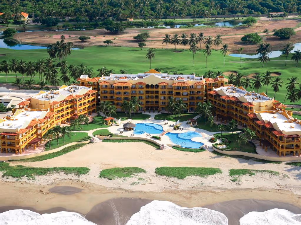 LuxurySuitesByEstrellaDelMar-Mexico-2-Northwest-property1.jpg
