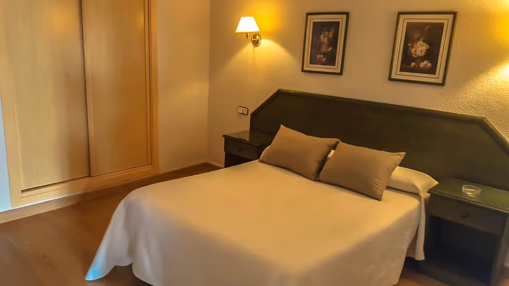 HotelSalvador-Spain-1-Bailén-property2.jpg