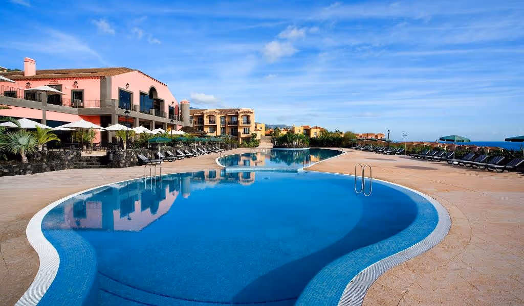 HotelLasOlas-Spain-1-CanaryIslands-property2.jpg