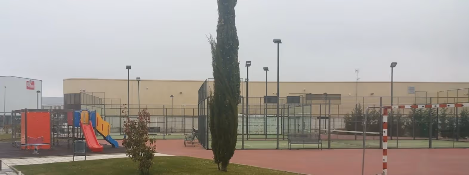 HQLaGalería-Spain-2-CastileandLeón-court2.jpg
