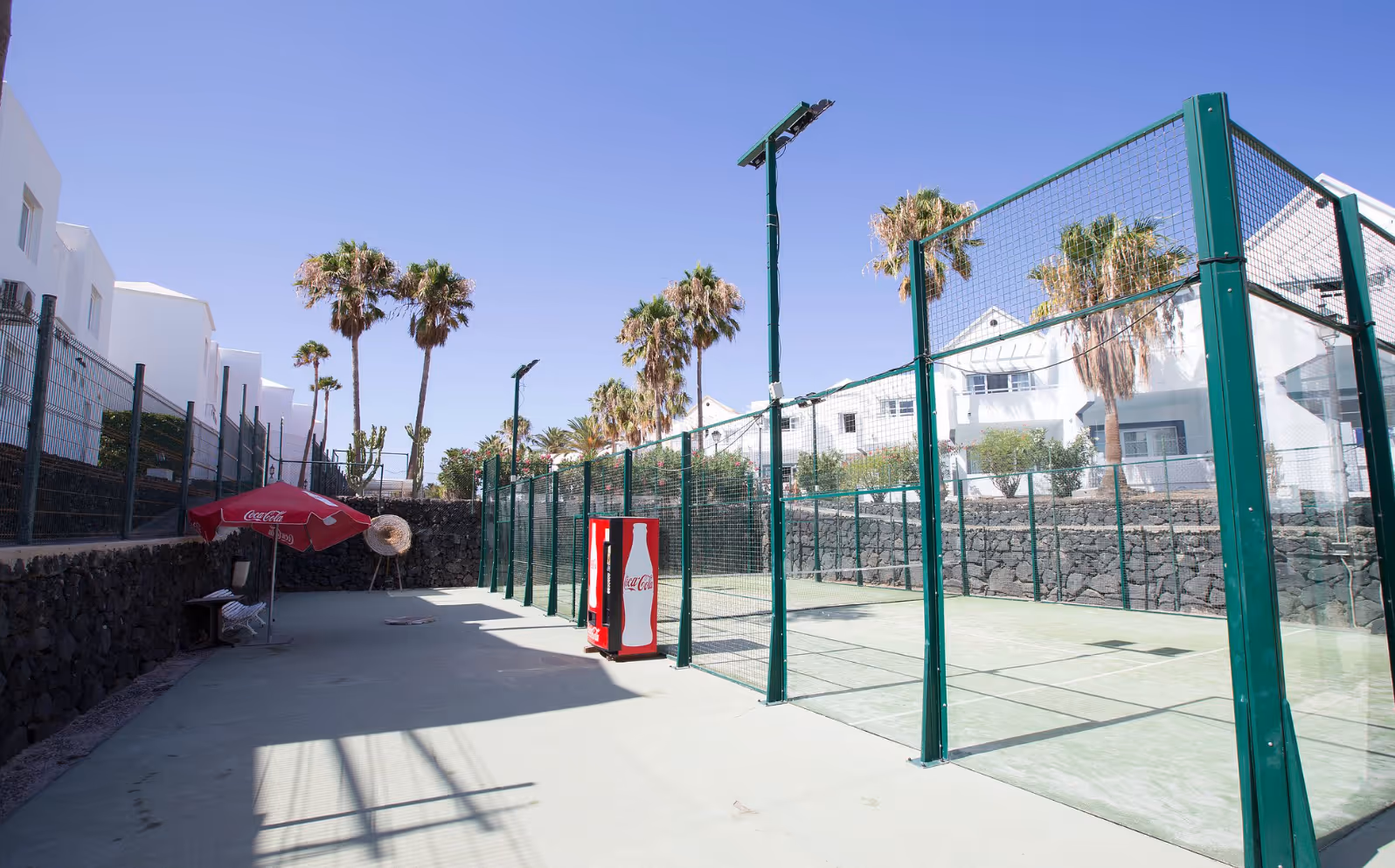 ApartamentosLIVVOMorromar-Spain-2-CanaryIslands-court3.png