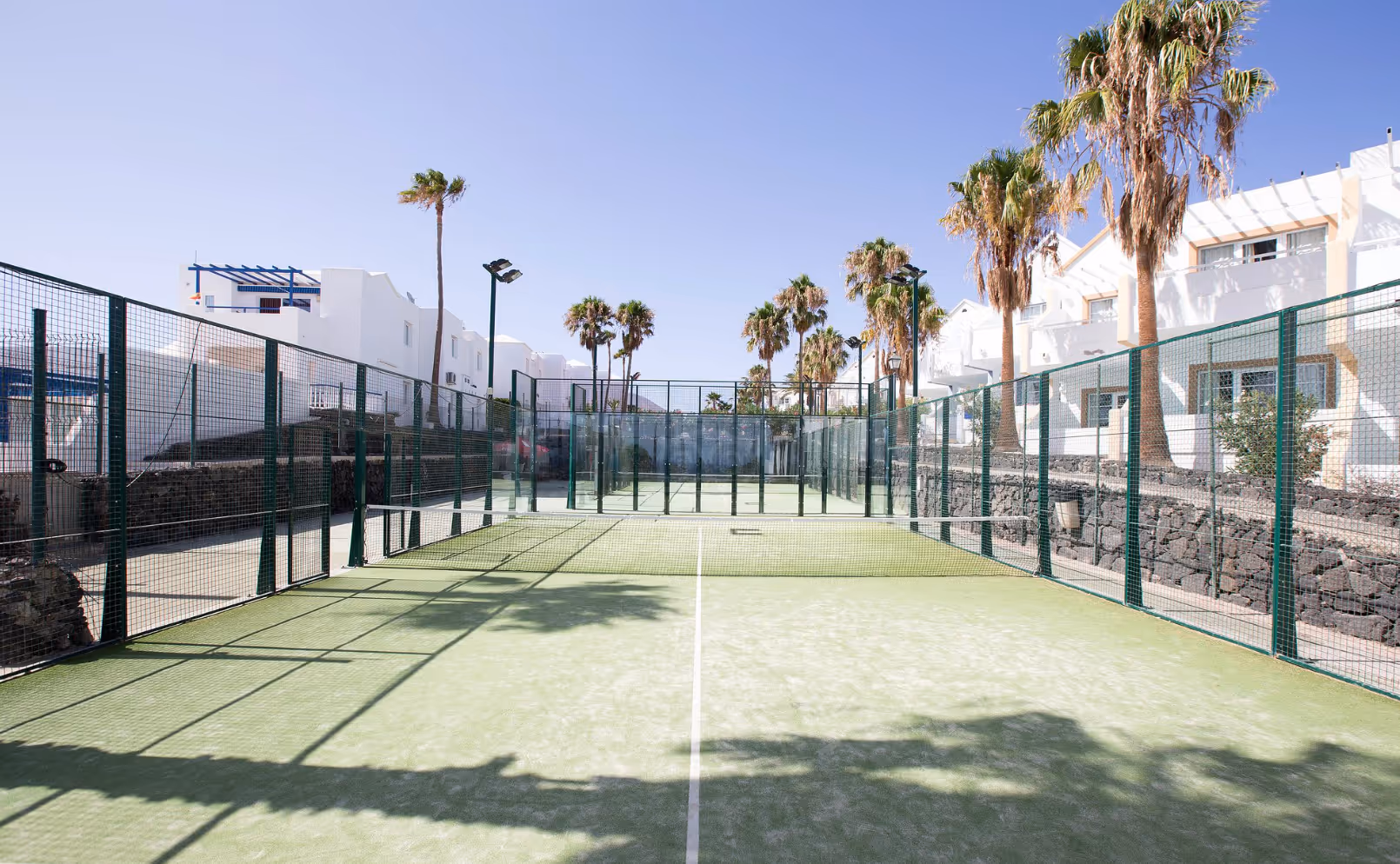ApartamentosLIVVOMorromar-Spain-2-CanaryIslands-court1.png