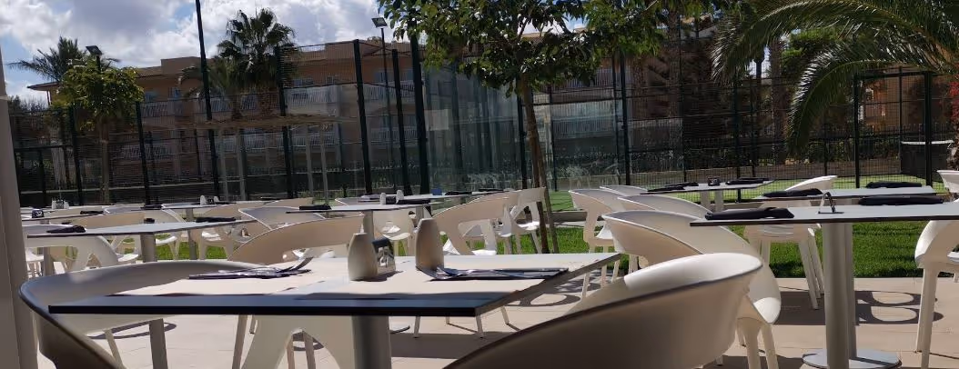Hotel&SuitesTongaTowerDesign-Spain-2-BalearicIslands-court2.jpg