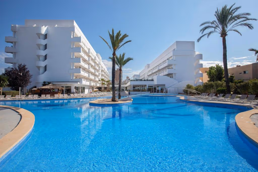HotelHMMartinique-Spain-1- Catalonia-property1.jpg