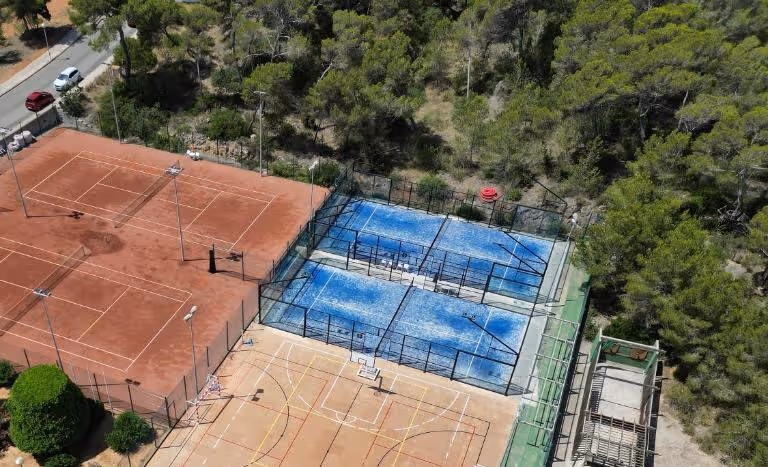 InvisaHotelClubCalaVerde-Spain-2-BalearicIslands-court2.jpg