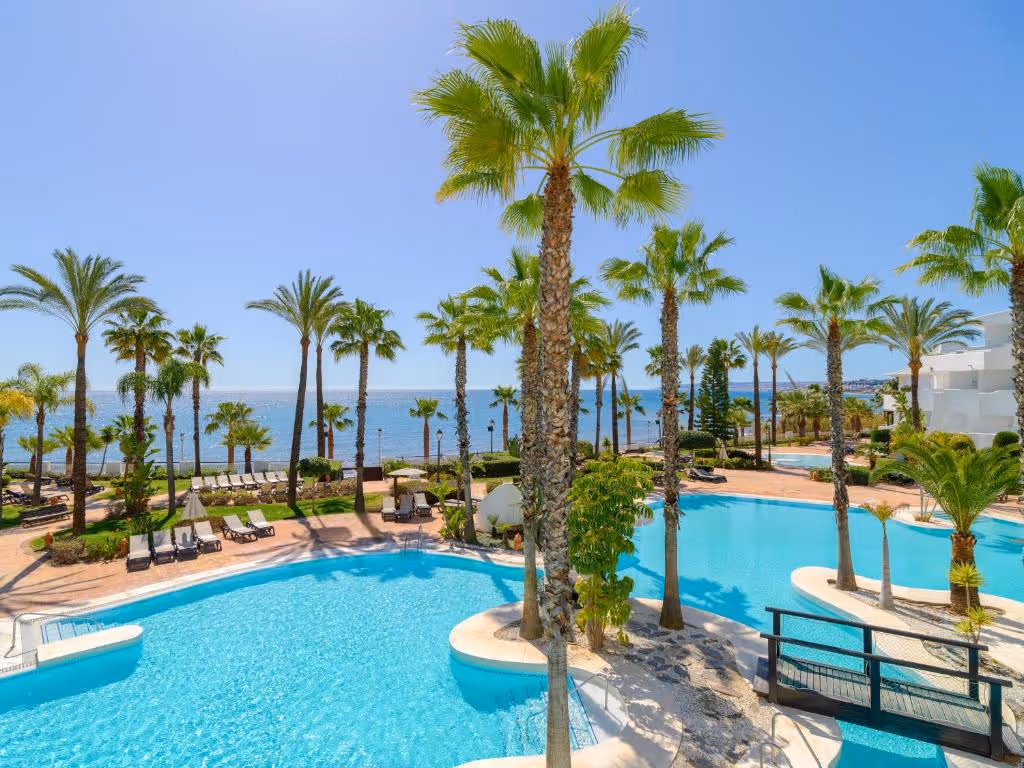 H10EsteponaPalace-Spain-1-Andalusia-property2.jpg