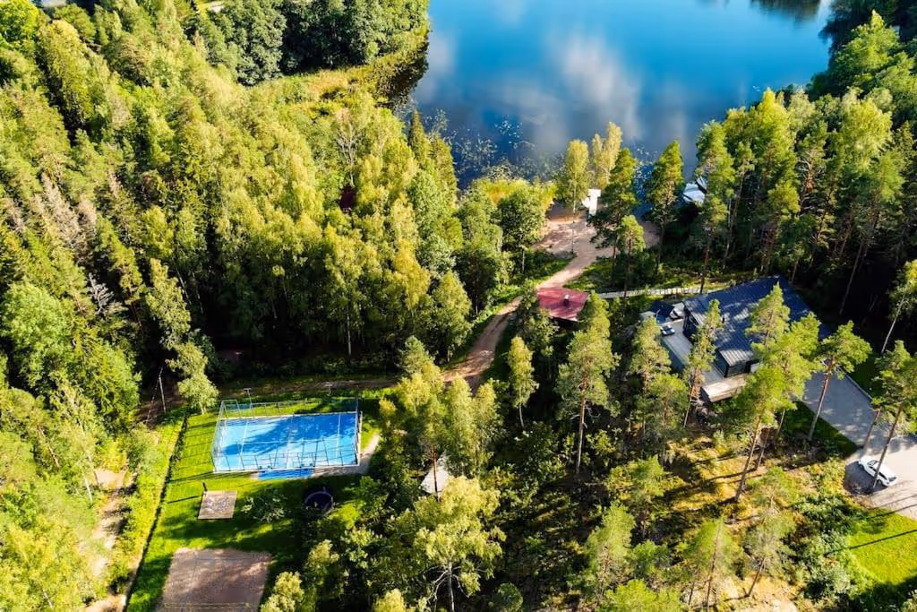 Lohja Lakeside Padel Villa