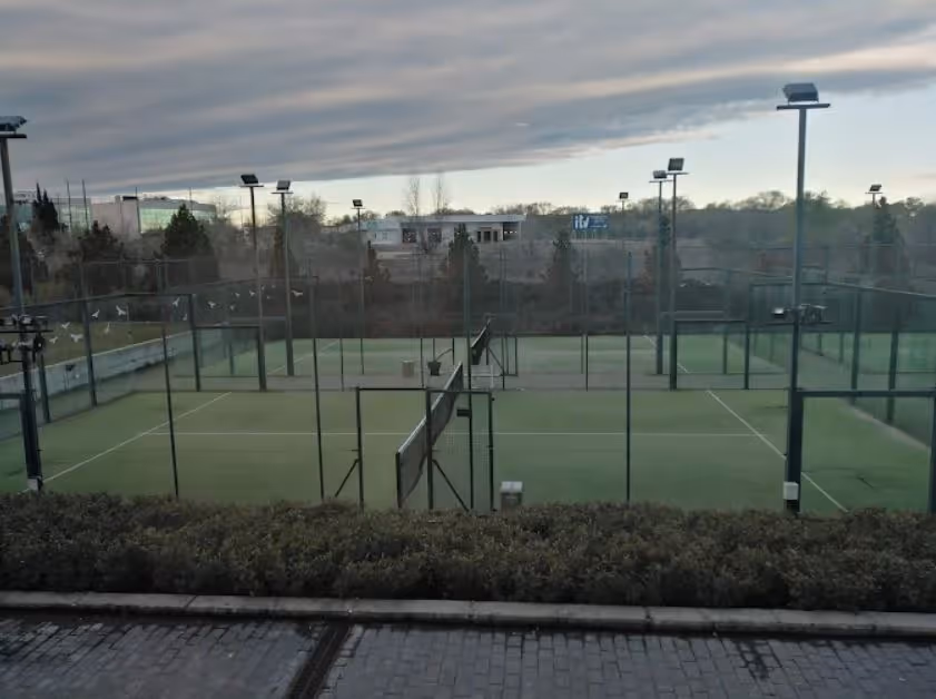 eurostars-i-hotel-madrid-spain-4-padel-courts-madrid-court1.jpg