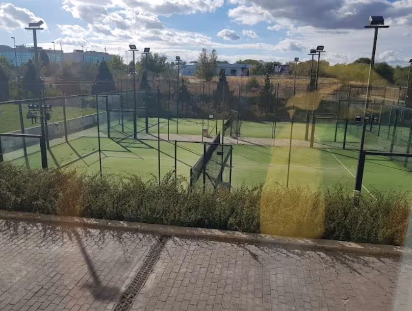 eurostars-i-hotel-madrid-spain-4-padel-courts-madrid-court2.jpg