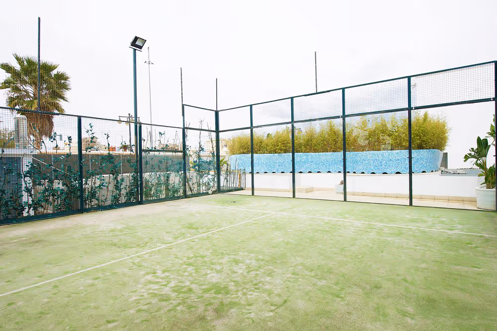 LasArenasBalnearioResort-Spain-1-ValencianCommunity-court2.jpg