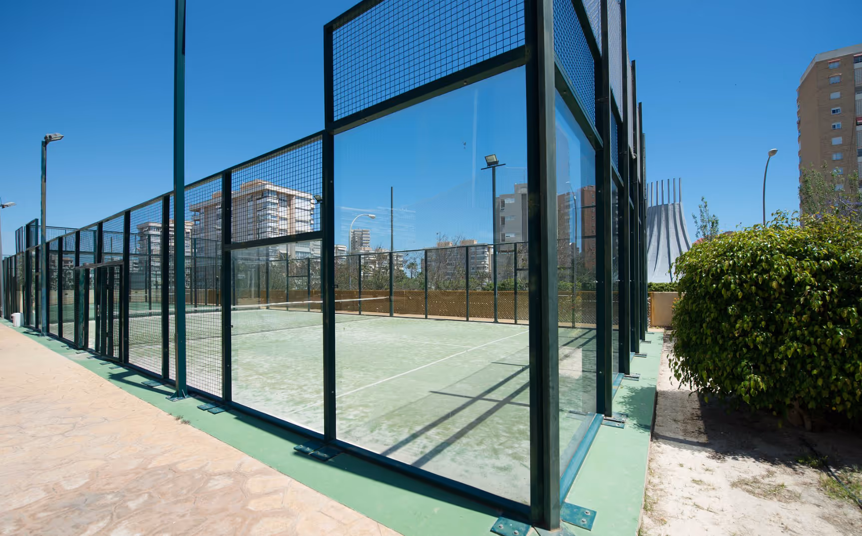 PortAlicanteCity&Beach-Spain-2-ValencianCommunity-court3.png