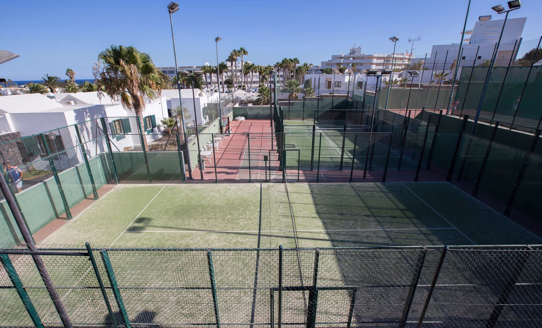 ILUNIONCostaSalLanzarote-Spain-2-CanaryIslands-court2.png