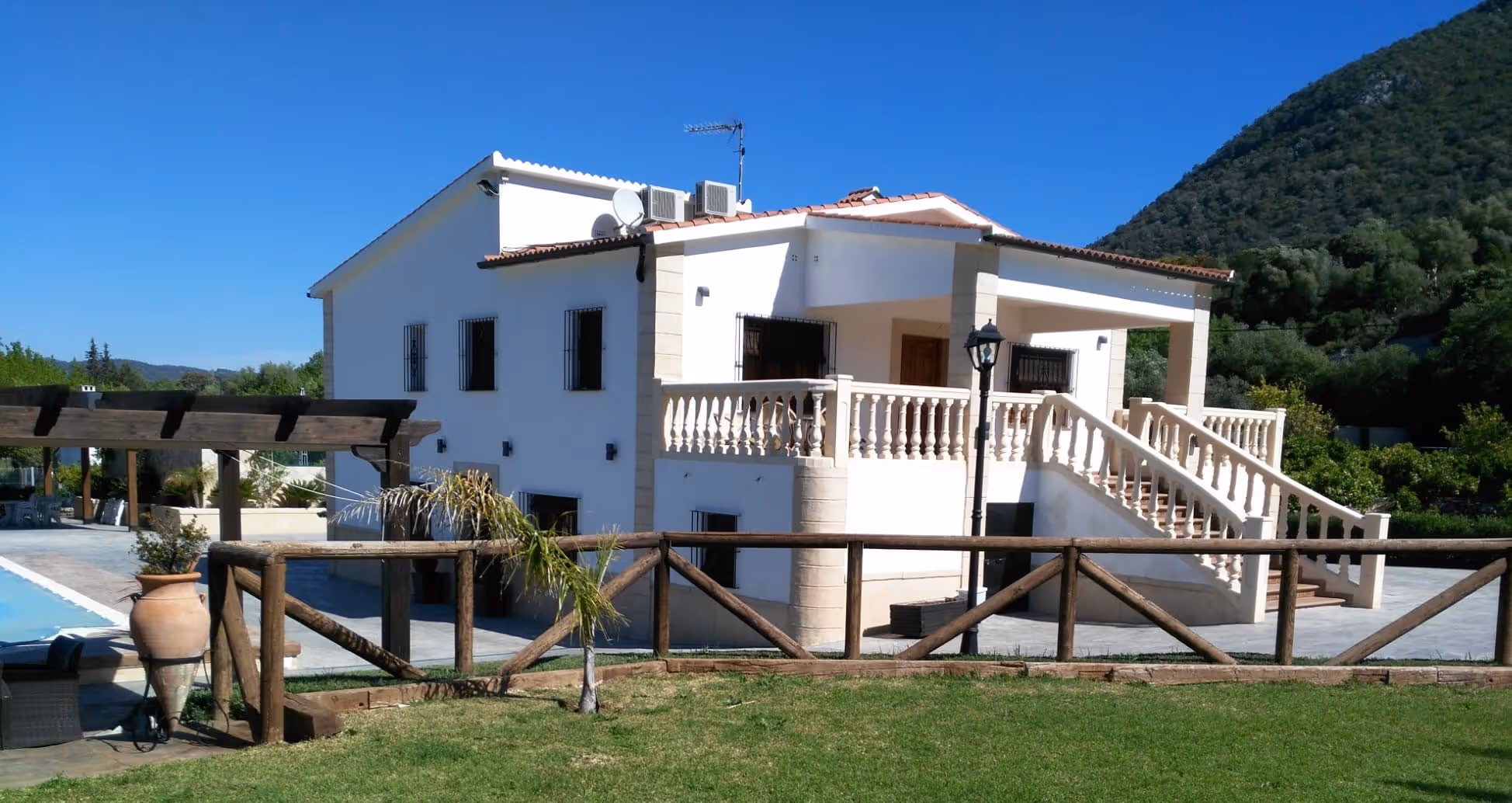 HaciendaElDescanso-Spain-1-Andalusia-property2.jpg