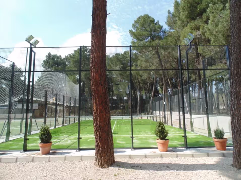 RuralArcoIris-Spain-1-Castile-LaMancha-court1.jpg