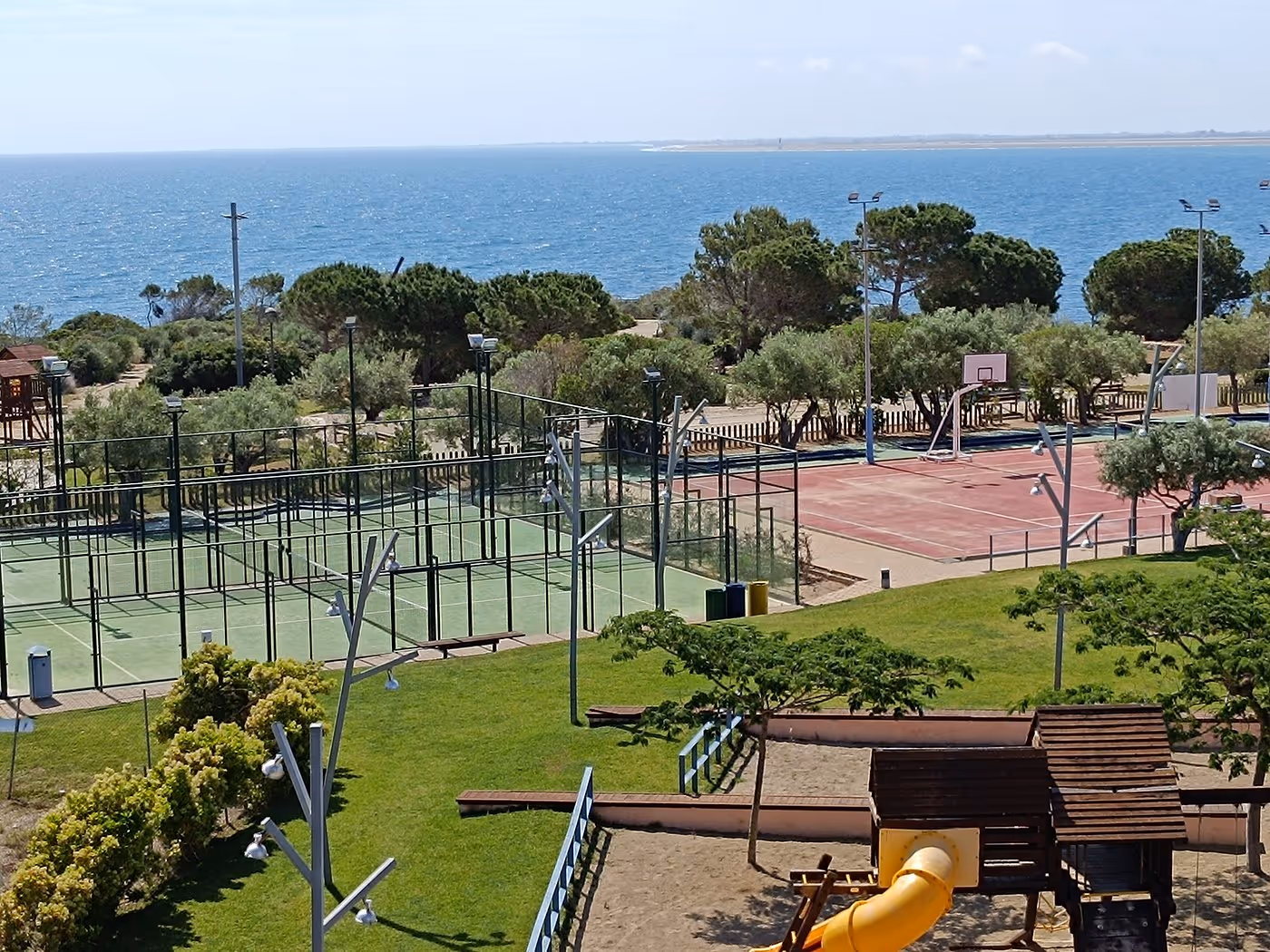 OhtelsLesOliveres-Spain-1-Catalonia-court1.jpg