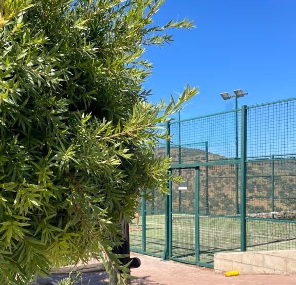 AlojamientoRuralBadajozLasDehesillas-Spain-1-Extremadura-court2.jpg