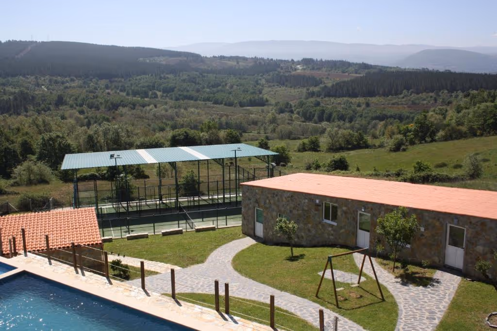 CasaFelisaMarcelle-Spain-2-Galicia-court3.jpg