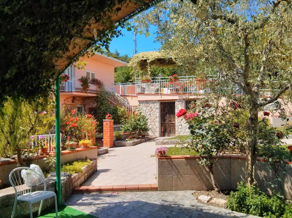 AgriturismoAltaCollina-Italy-2-Benevento-property1.jpg
