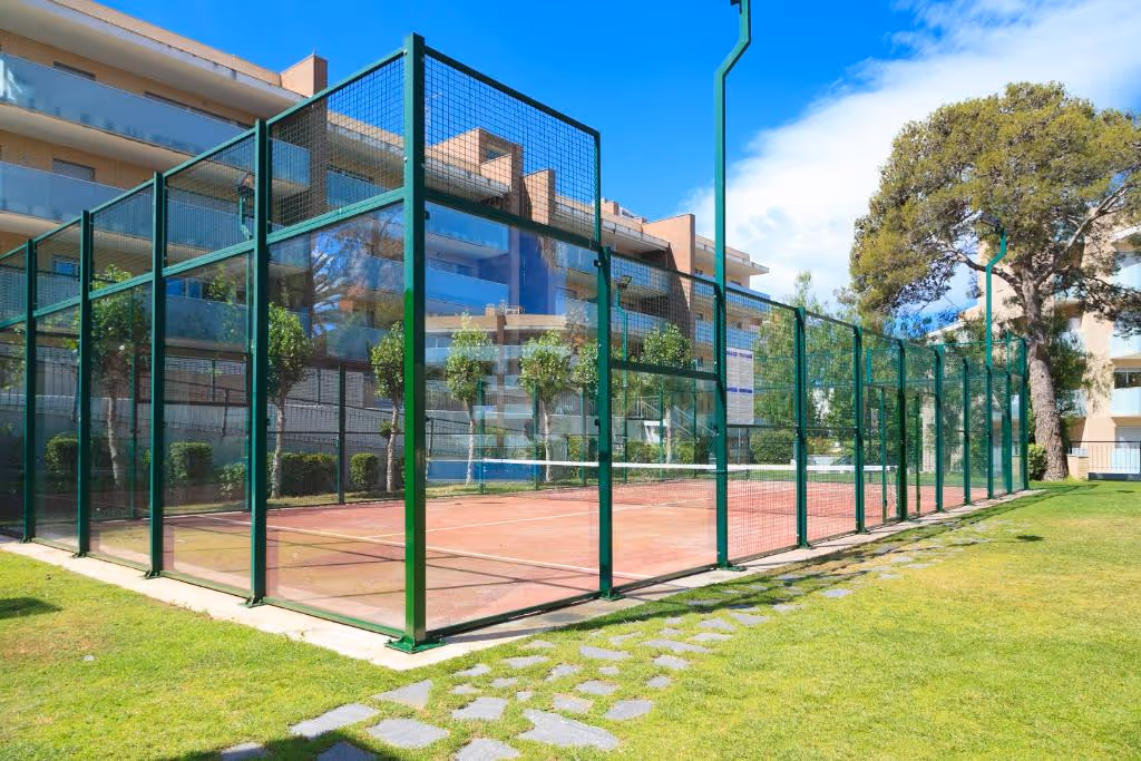 UHCSpaAqquariaFamilyComplex-Spain-1-Catalonia-court1.jpg