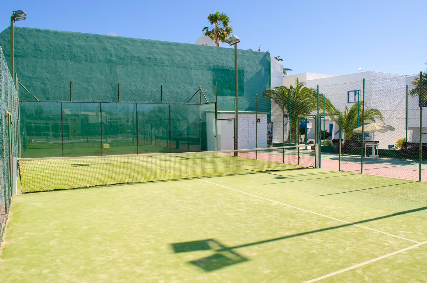 ApartamentosJableBermudas-Spain-1-CanaryIslands-court1.jpg