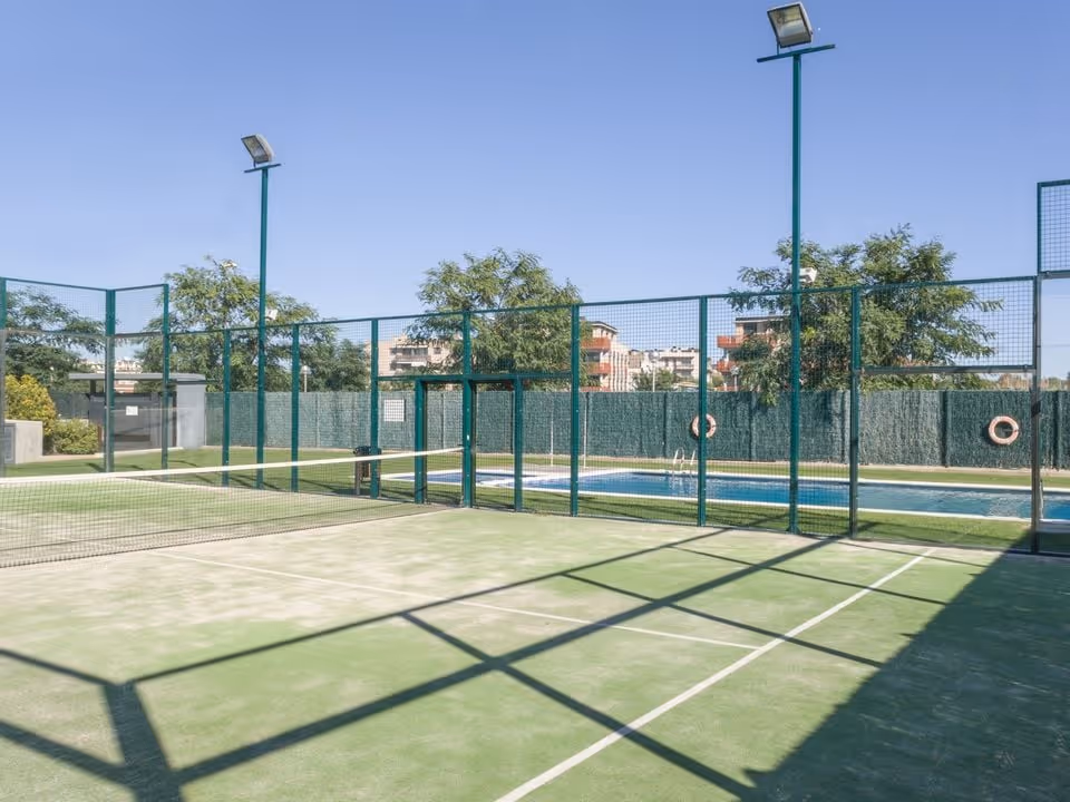Pierre&VacancesTorredembarra-Spain-1-Catalonia-court2.jpg