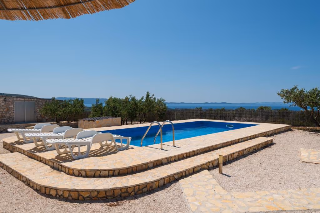MilnaPadelVilla-Croatia-1-Milna-property2.jpg