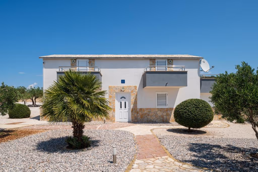 MilnaPadelVilla-Croatia-1-Milna-property1.jpg