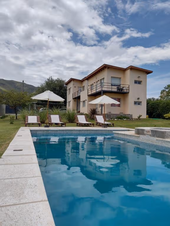 LaFaldaPadelVilla-Argentina-1-LaFalda-property1.jpg