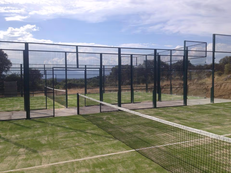 ComplejoRuralLosJarales-Spain-2-Extremadura-court2.jpg