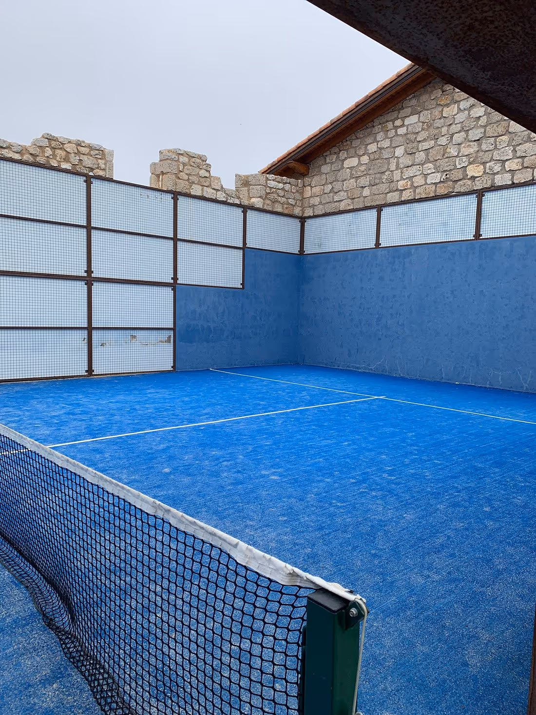 ComplejoRuralLasDeVilladiego-Spain-1-CastileAndLeón-court1.jpg
