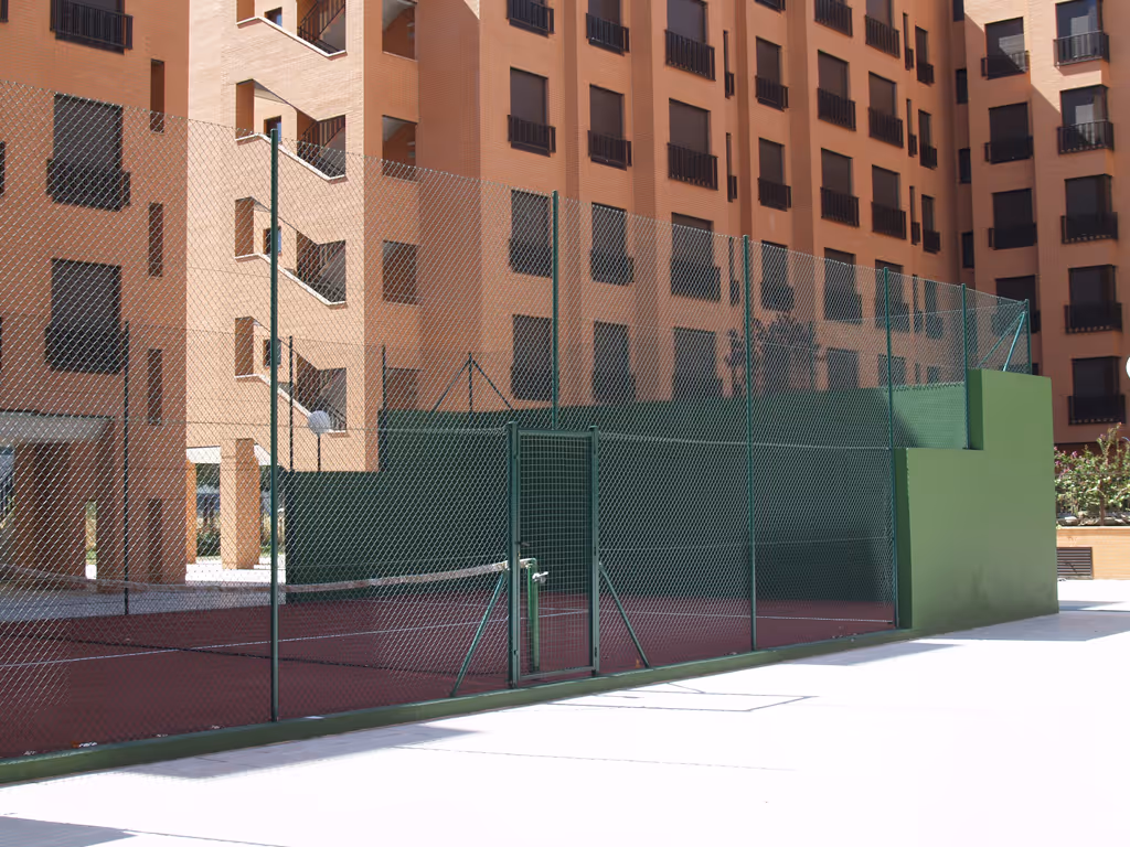 ApartamentosSuitesFlorida-Spain-1-CommunityOfMadrid-court2.jpg