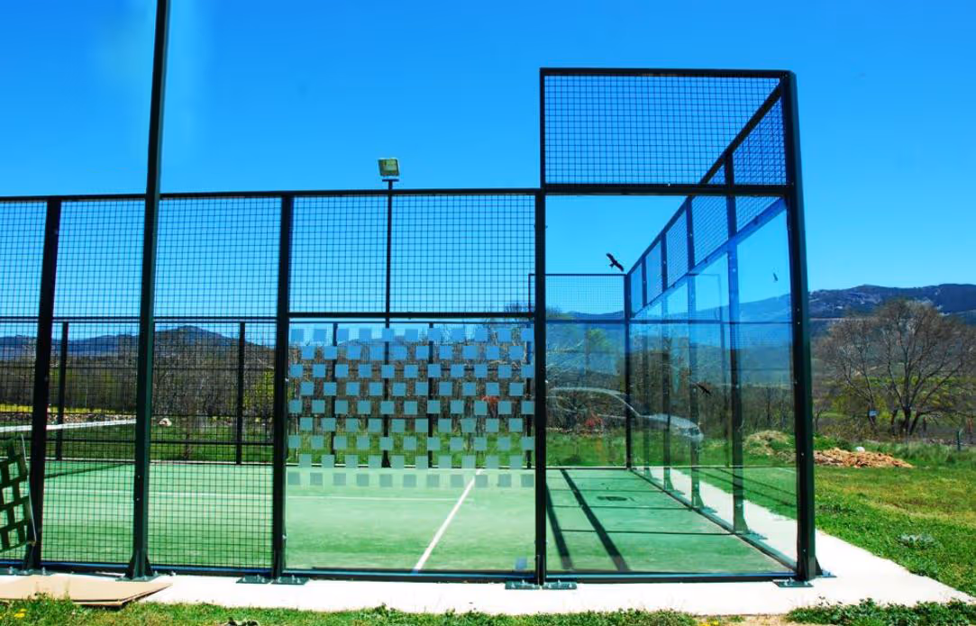 AlVientoAlojamientoTurismoRuralPrádenadelRincón-Spain-2-CommunityofMadrid-court1.jpg