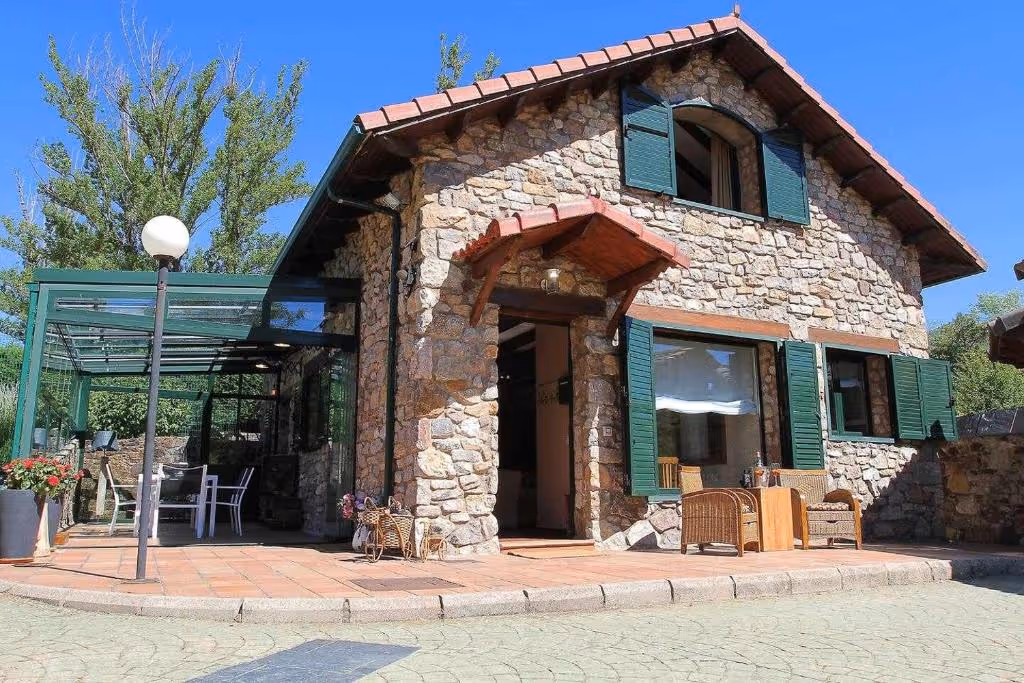 Casarurallacastañona-Spain-1-CastileandLeón-property1.jpg